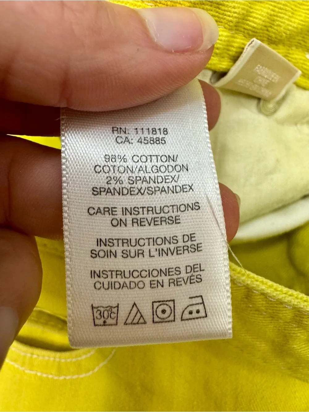 Michael Kors Women’s Bright Yellow MK Detail on Back Pocket Capri Jeans Size 6